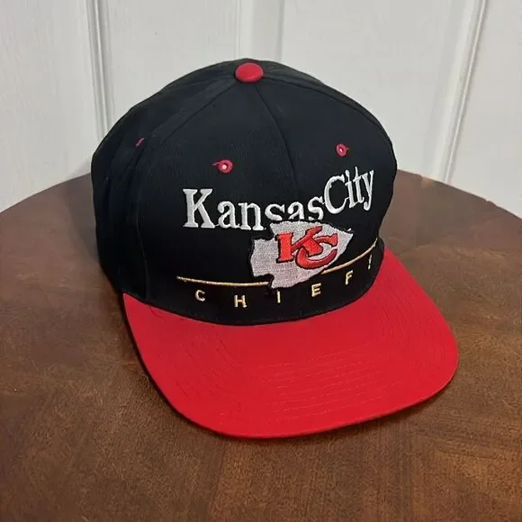 🔥🏈 True Vintage KANSAS CITY CHIEFS NFL Trucker Style Snapback Hat - PERFECT